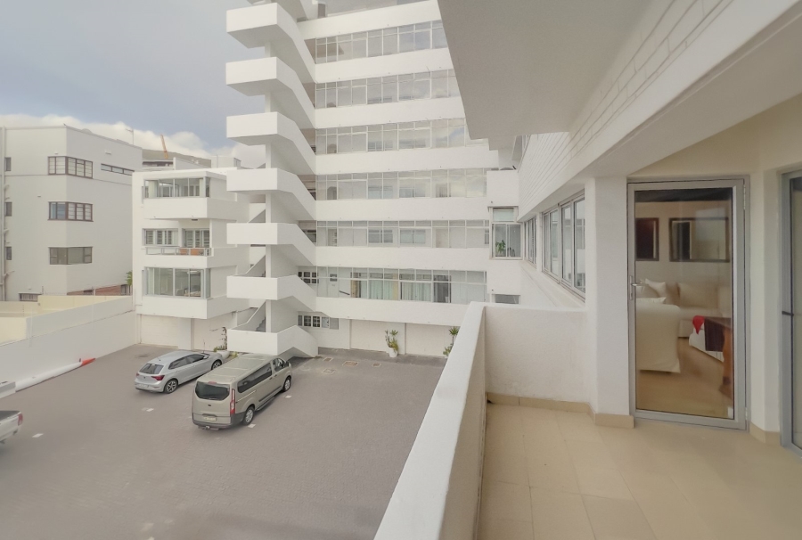 To Let 2 Bedroom Property for Rent in Sea Point Western Cape